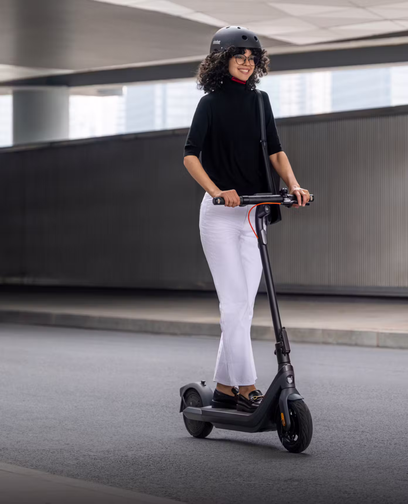 Segway E2 Pro, vista de tres cuartos