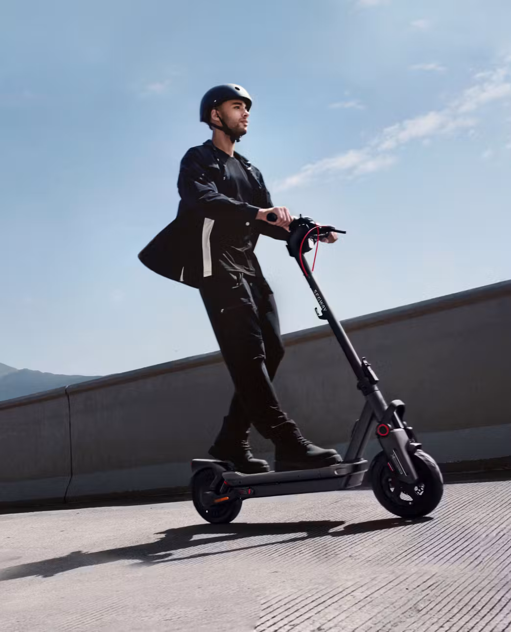 Segway MAX G3, vista de tres cuartos